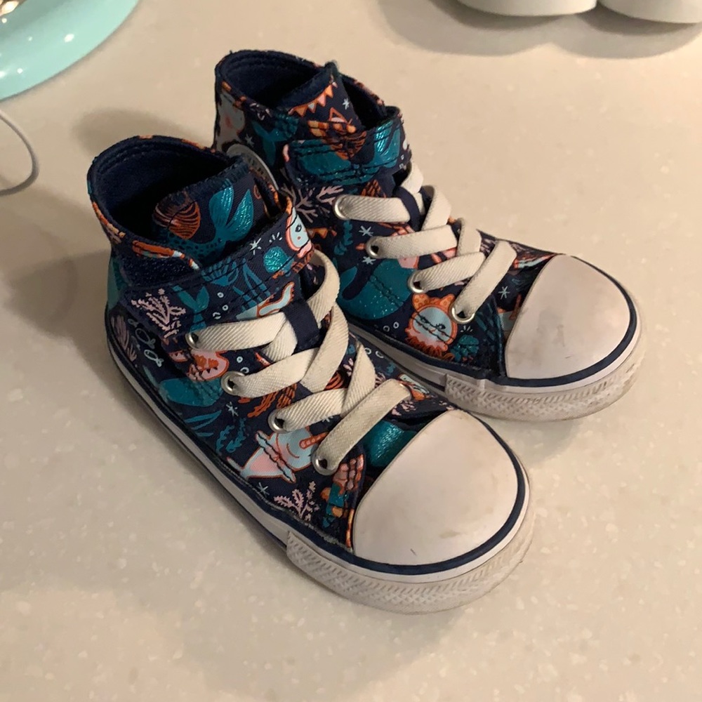 Toddler girl converse
